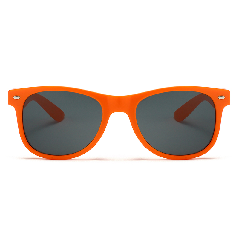 88163-7 marco de color naranja brillante con tachuelas de metal plateado lentes grises de lente gris gafas de sol promocionales